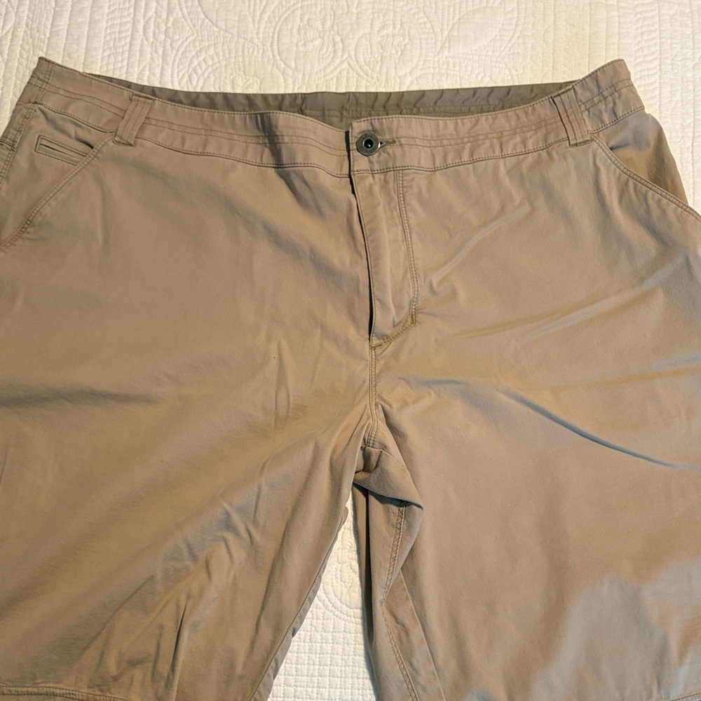 Kuhl Men's Khaki Flat Front Shorts